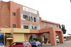 Exterior - Coconut Grove Sakumono Hotel (Sakumono)