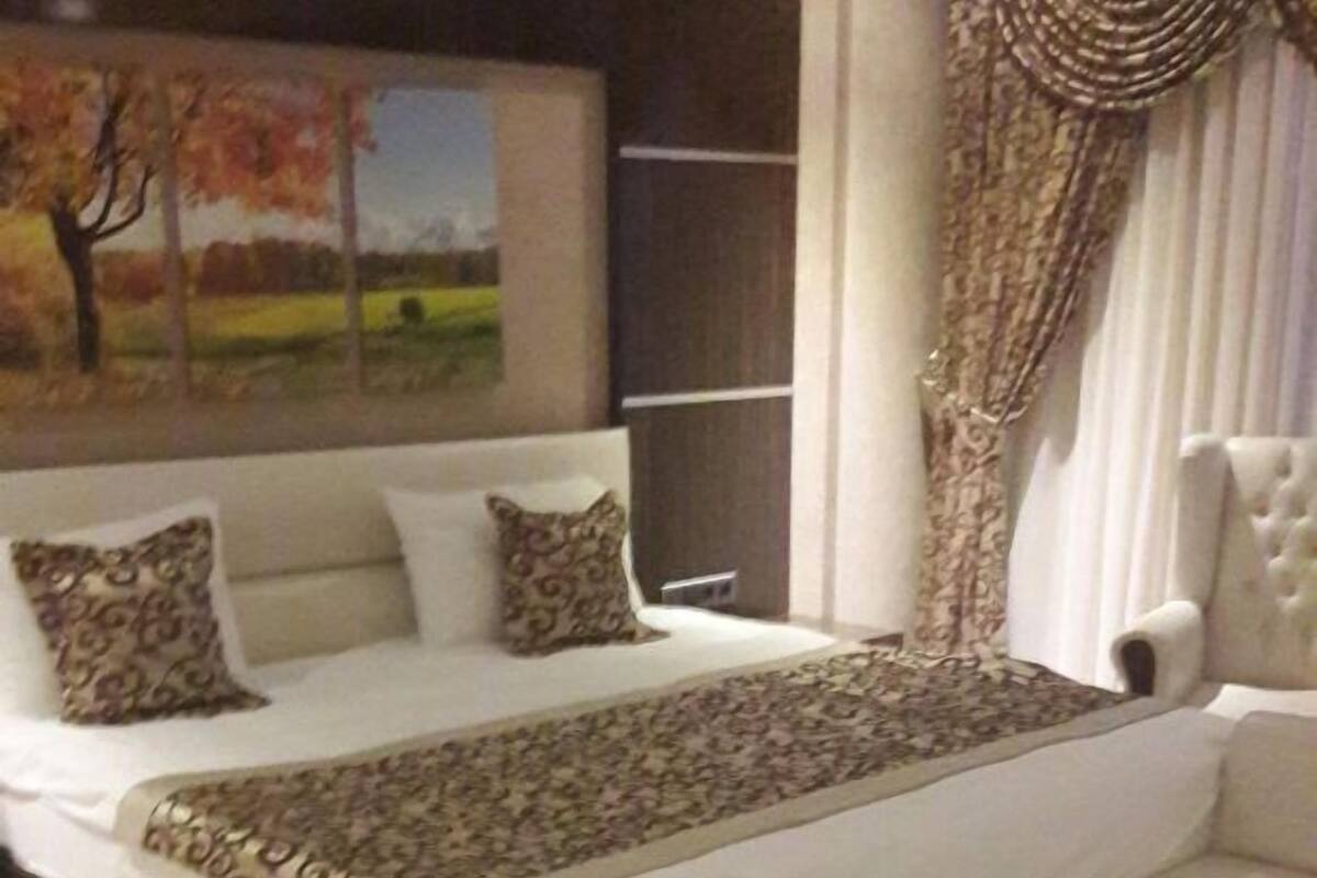 Standard Double Room | Minibar, in-room safe, desk, WiFi (free)