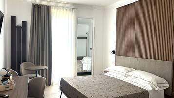 Superior tweepersoonskamer | Een minibar, een bureau, gratis wifi