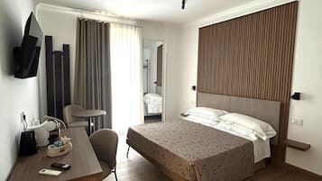 Superior tweepersoonskamer | Een minibar, een bureau, gratis wifi