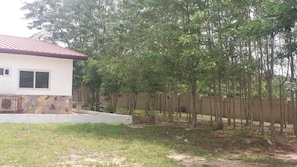 Property grounds - Adinkra City Hotel (Kasoa)
