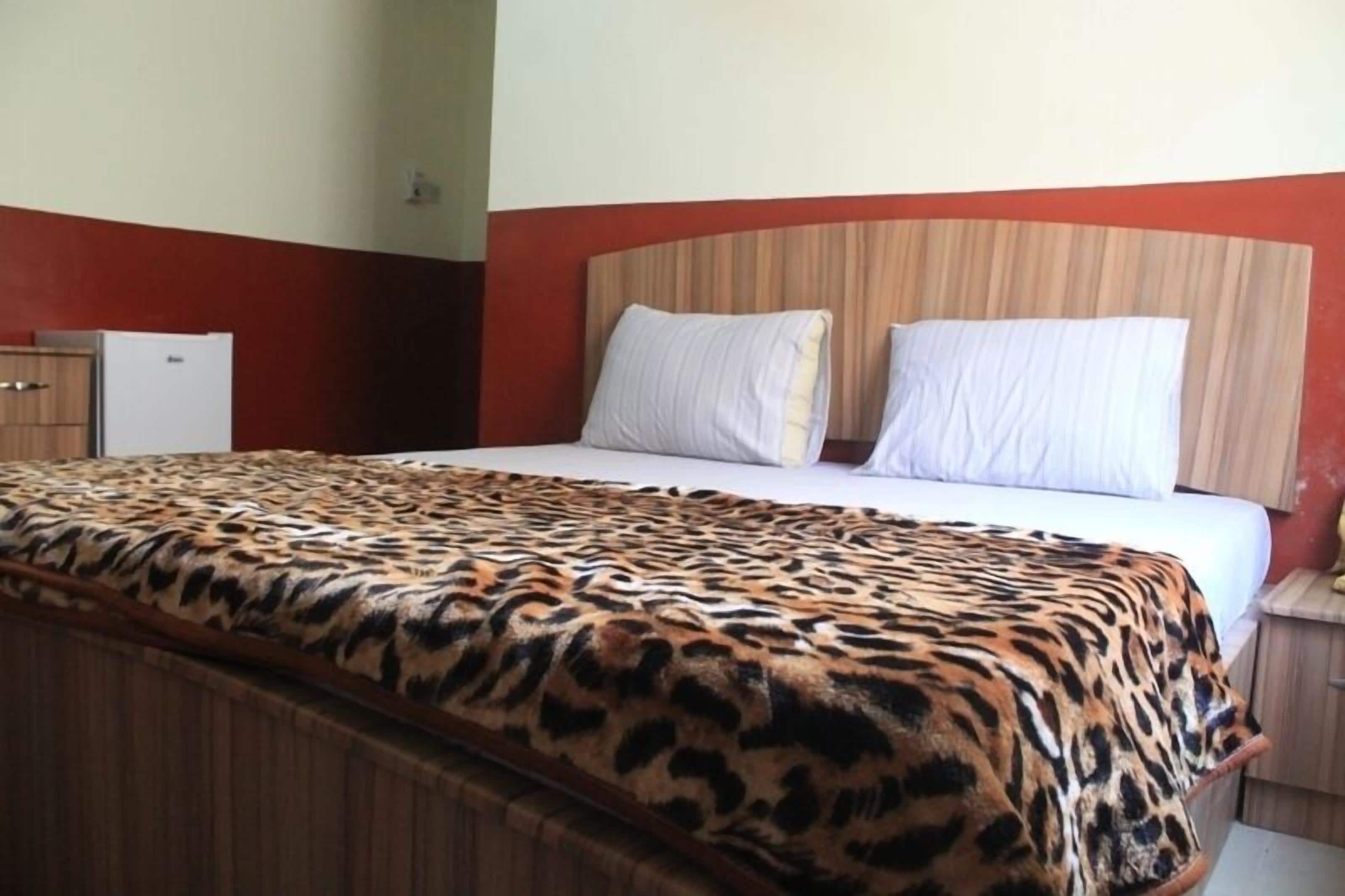 In-room safe, desk, iron/ironing board, free WiFi