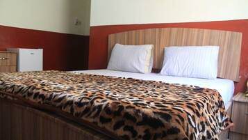 In-room safe, desk, iron/ironing board, free WiFi