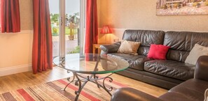 Superior Cottage, 3 Bedrooms | Living room