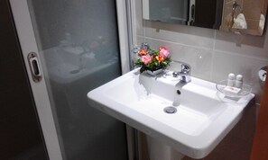 Einzelzimmer | Badezimmer