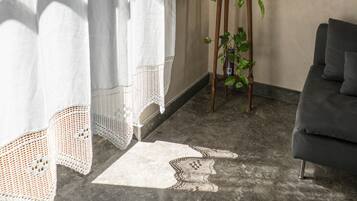 Chambre Simple Confort, 1 grand lit 1 place, salle de bains privée (Ginestra) | Coin séjour