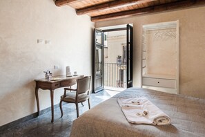Biancheria da letto di alta qualità, minibar, una scrivania