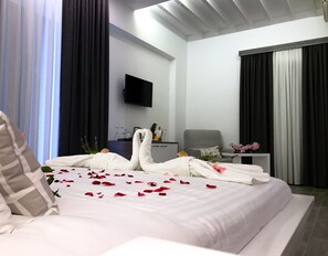 Habitación Deluxe, 1 cama de matrimonio grande, no fumadores, baño privado | Zona de estar