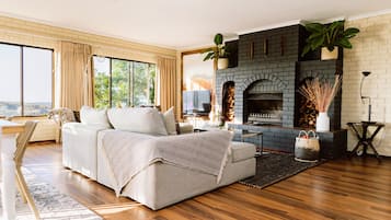 Panoramic Villa | Living area | Flat-screen TV