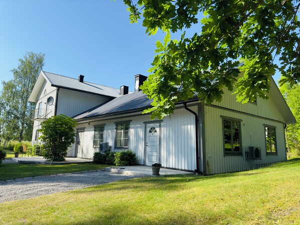 Front of property - Aspa Herrgård (Aspabruk)