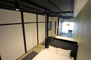 Tsuki | 1 bedroom, free WiFi - SEKAI HOTEL Tsuki (Osaka)