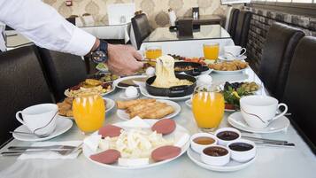 Desayuno buffet todos los días (con cargo)