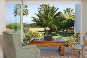 Villa, 3 slaapkamers | Woonruimte | Flatscreentelevisie