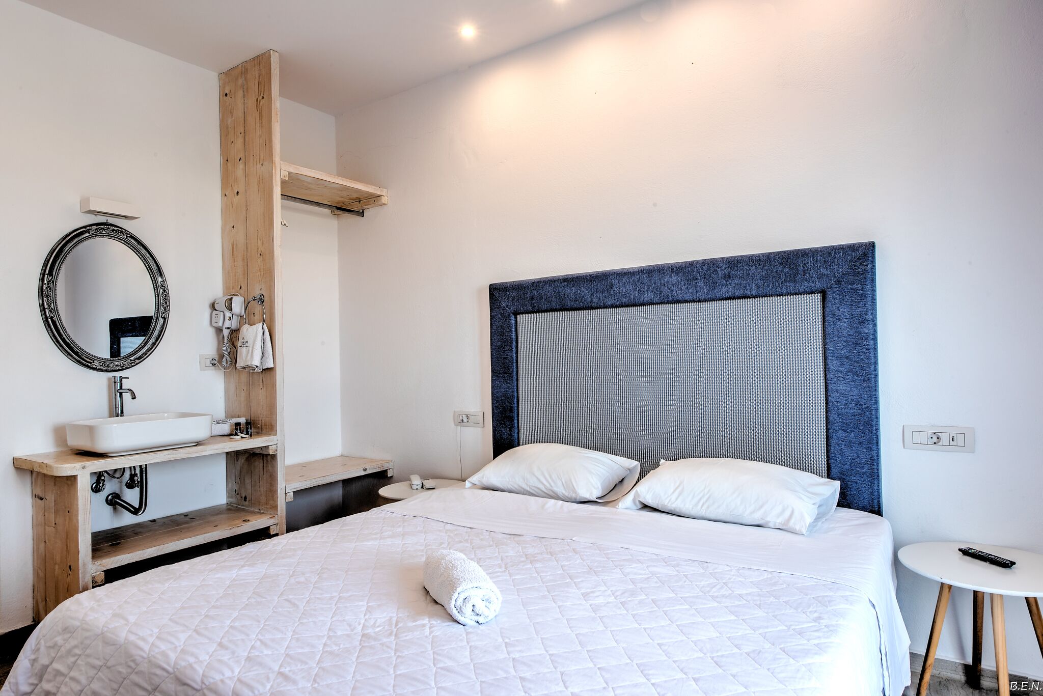 superior room, sea view | 1 bedroom, hypo-allergenic bedding, iron/ironing board, free wifi