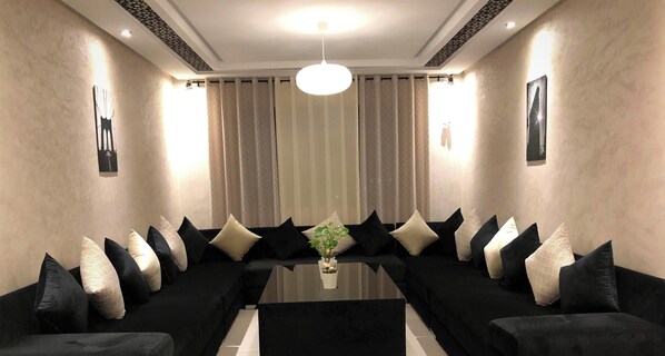 Comfort Apartment, 2 Bedrooms, Kitchen, City View | Living area - JB Apartment (Kenitra)