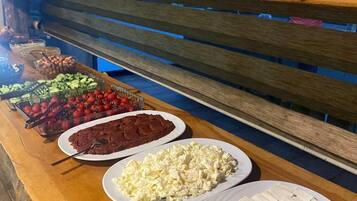 Free daily buffet breakfast
