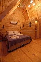 Family Oda 4 Kisilik | Premium bedding, free WiFi, bed sheets