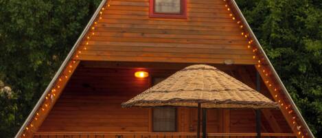 Family Oda 4 Kisilik | Aire de séjour | Téléviseur ACL de 42 po avec télévision par satellite, téléviseur