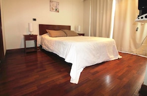 Standard Apartment, 1 King Bed with Sofa bed | In-room safe, iron/ironing board, rollaway beds, free WiFi - Studio Suite Borgono (Santiago)