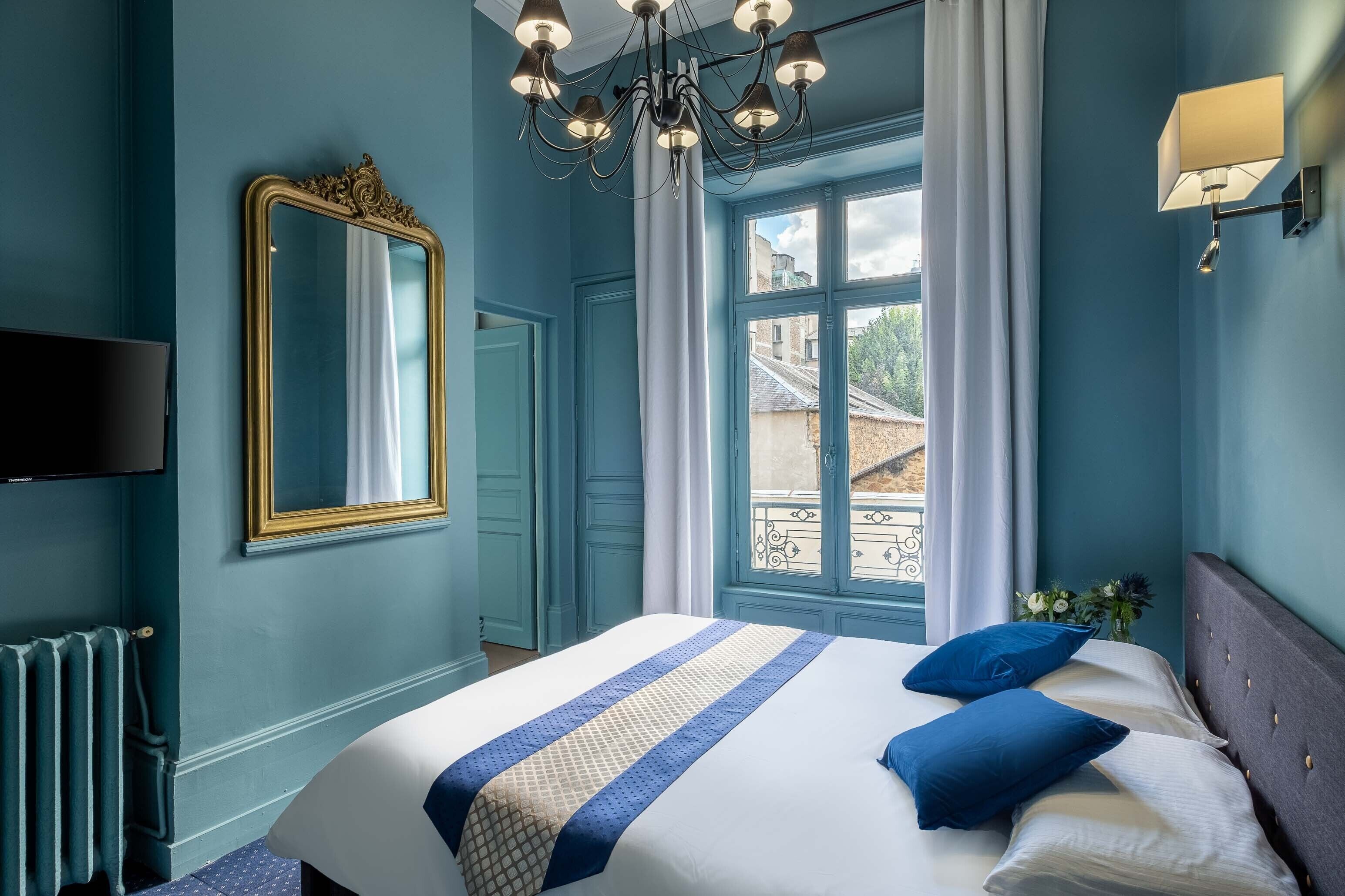 individually decorated, desk, soundproofing, free wifi