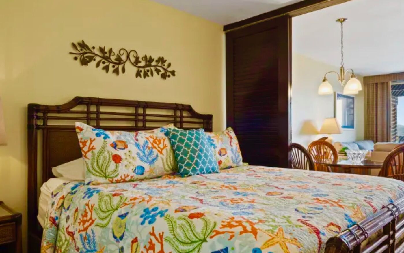 comfort studio suite | premium bedding, down duvets, in-room safe, laptop workspace