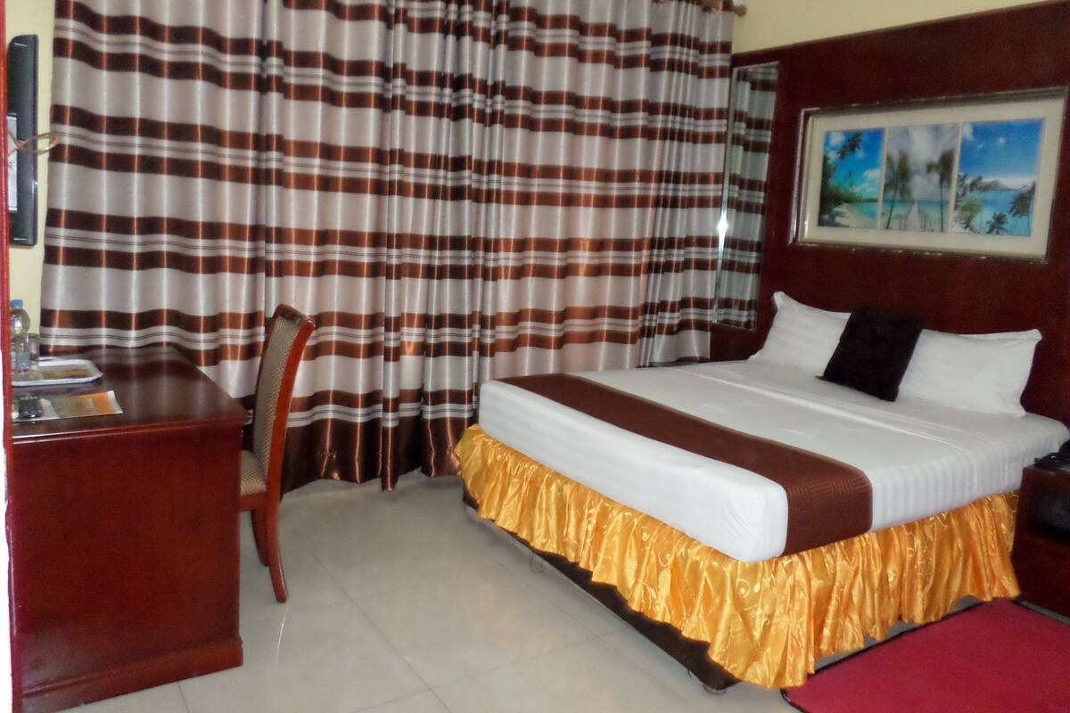 Standard Double Room | 1 bedroom, in-room safe, desk, free WiFi