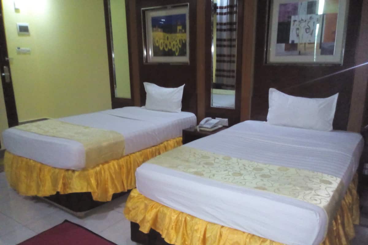 Twin Room | 1 bedroom, in-room safe, desk, free WiFi