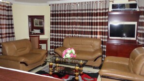 Living room - Don Suite Hotel (Dar es Salaam)