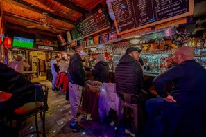 Bar (in der Unterkunft)