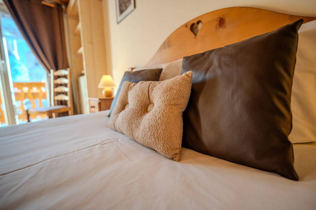 premium quadruple room | 1 bedroom, desk, free wifi, bed sheets