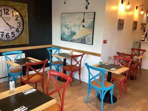 Daily buffet breakfast (EUR 13 per person) - Hôtel Monet (Honfleur)