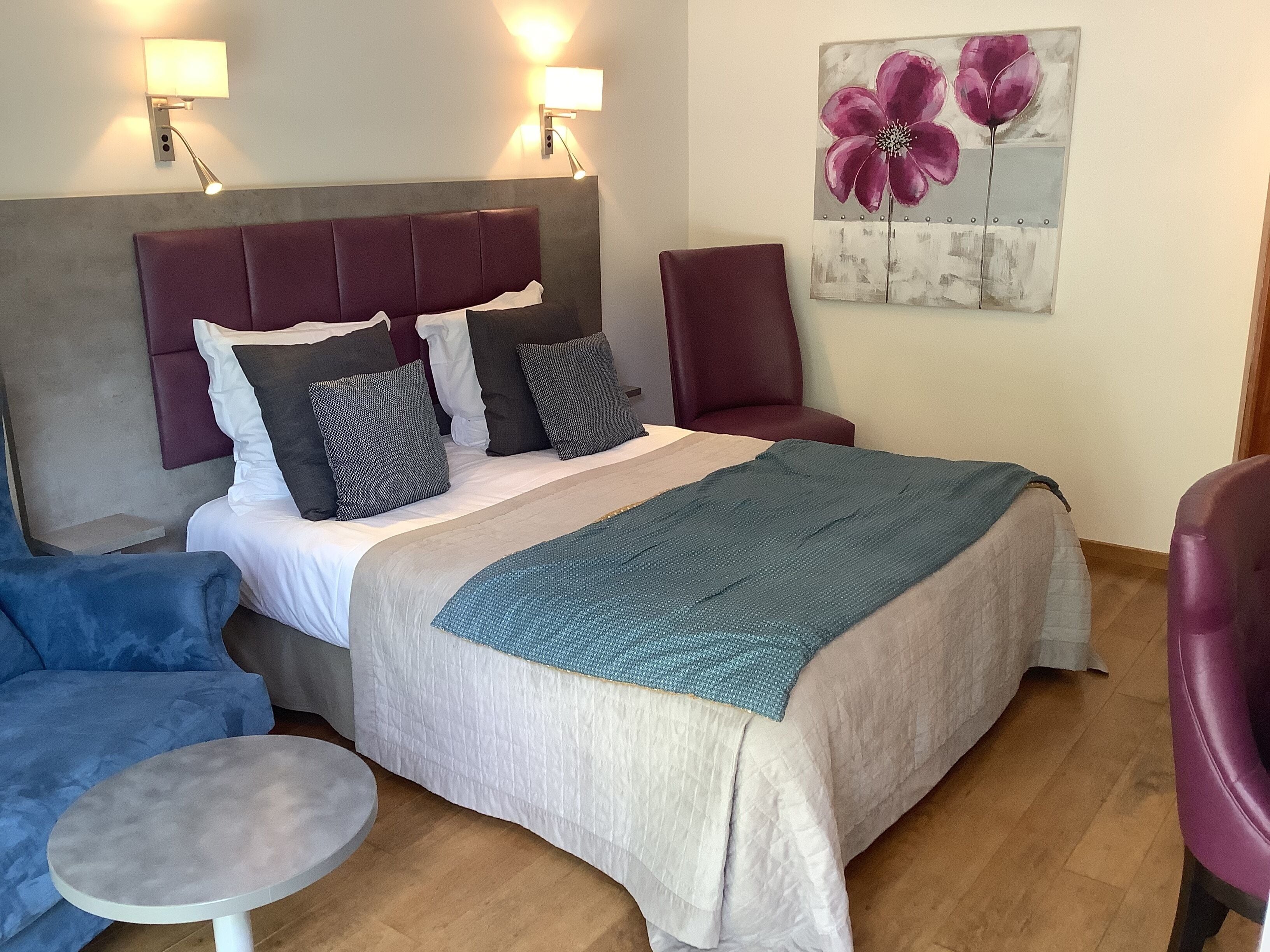 ห้องคอมฟอร์ทดับเบิล | ห้องพักตกแต่งอย่างมีเอกลักษณ์, โต๊ะทำงาน, Wi-Fi ฟรี, ผ้าปูที่นอน