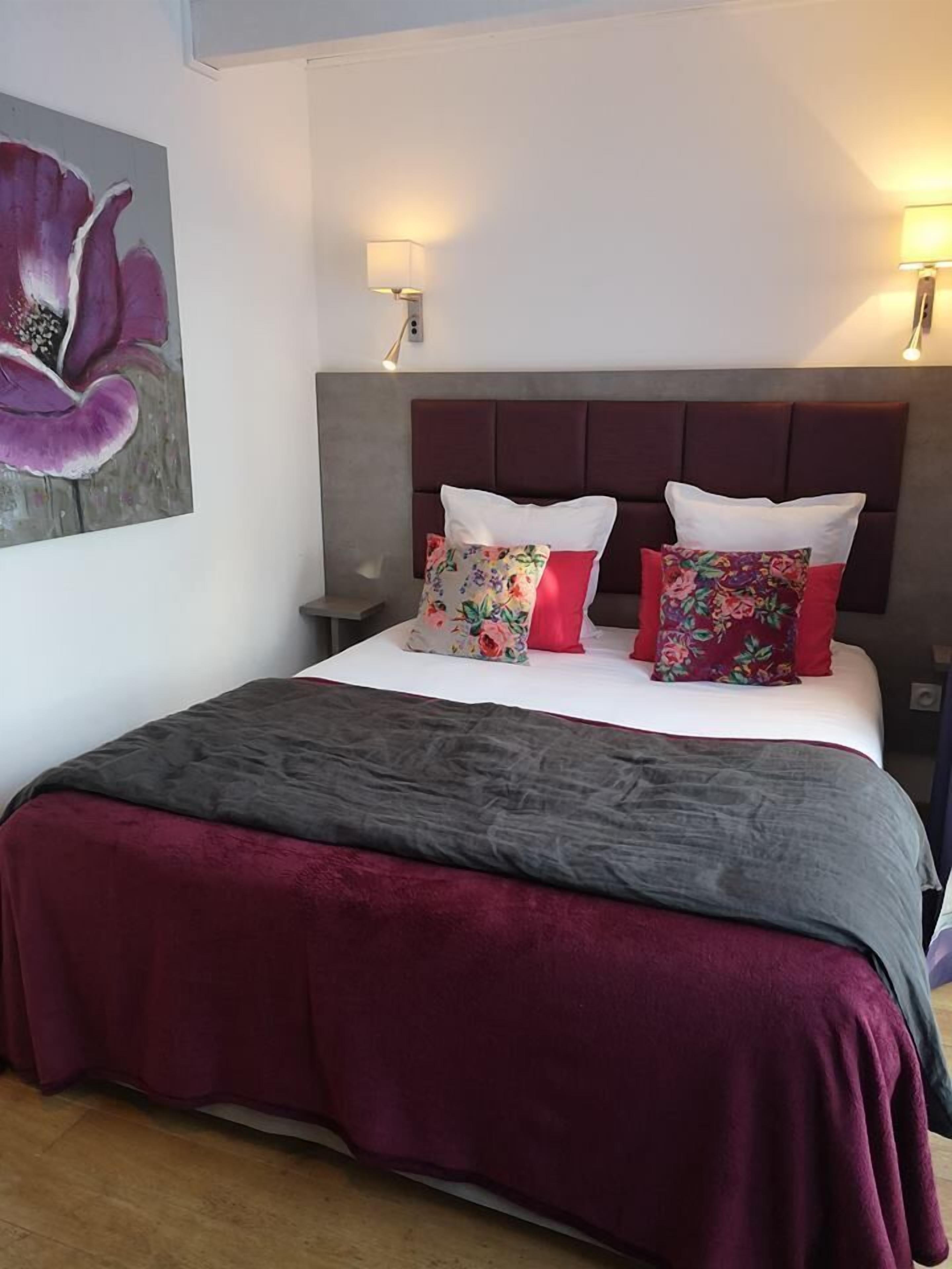 comfort double room | individually decorated, desk, free wifi, bed sheets