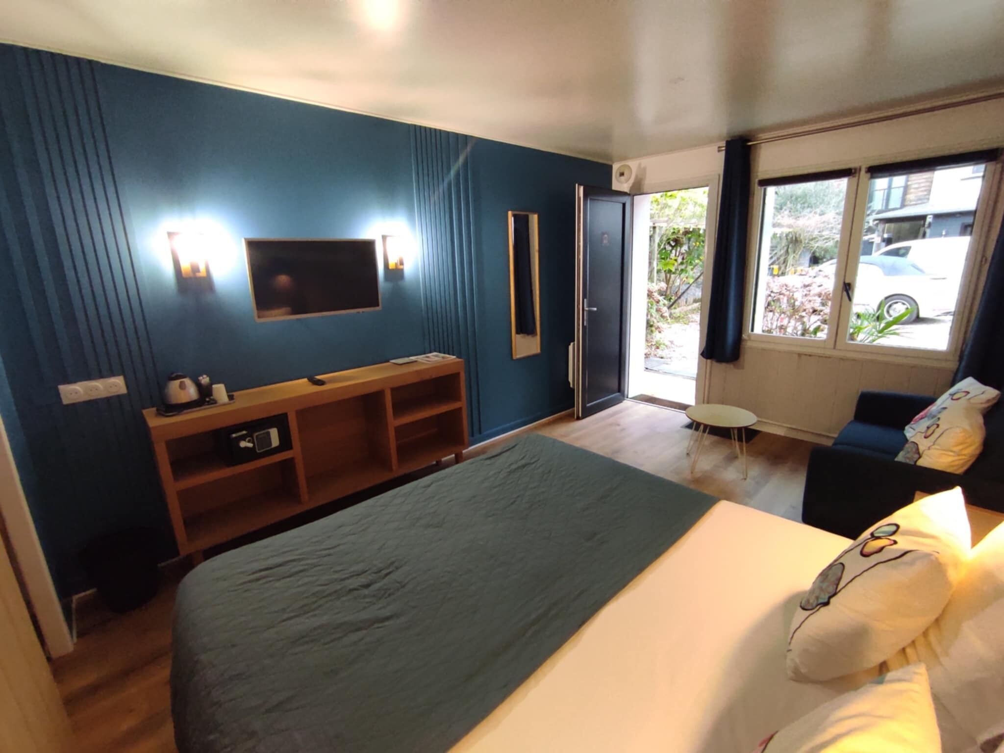 標準雙人房 | 獨特裝潢、書桌、免費無線上網、床單