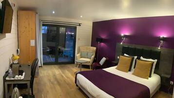 Premium Double Room | Individually decorated, desk, free WiFi, bed sheets