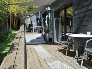 Comfort Double Room | Individually decorated, desk, free WiFi, bed sheets - Hôtel Monet (Honfleur)