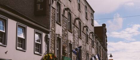 Façana frontal de l'allotjament