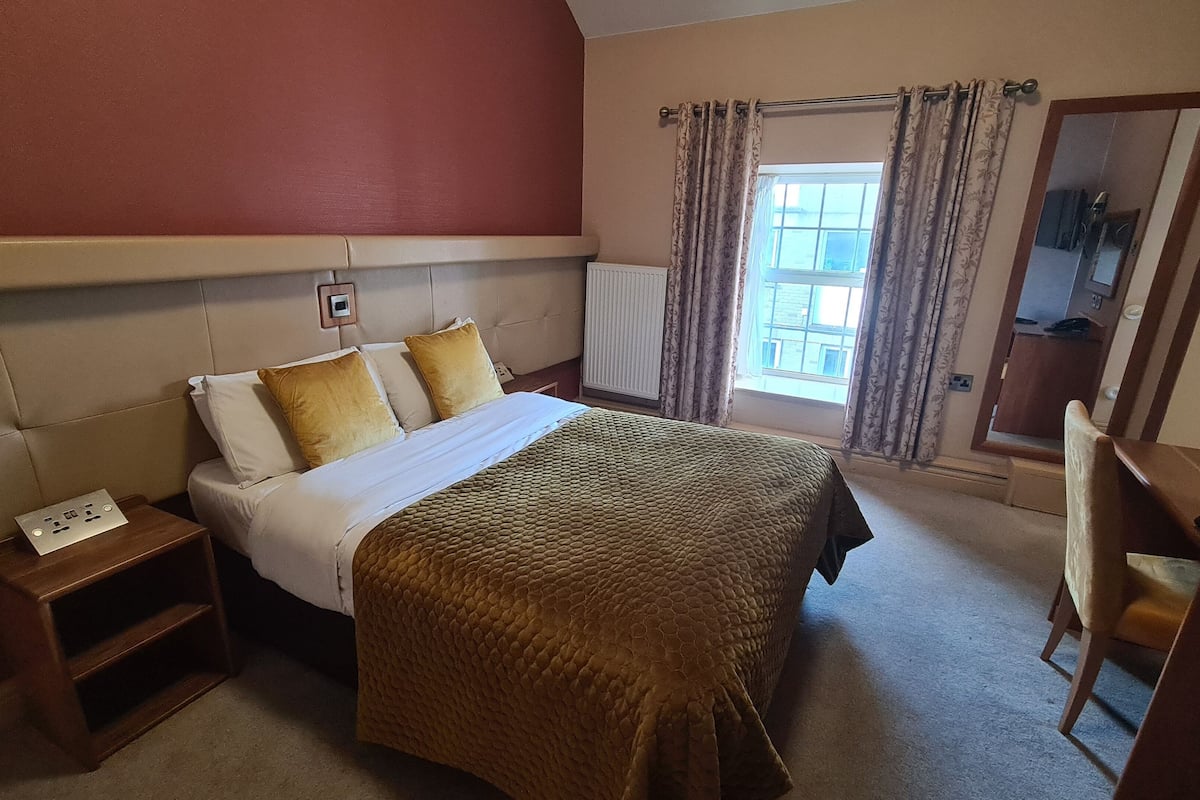 double room | in-room safe, desk, iron/ironing board, free wifi