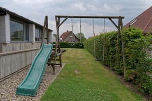 Children’s play area – outdoor