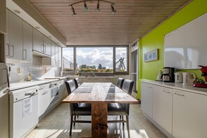 Comfort-Villa, 5 Schlafzimmer | Eigene Küche | Kühlschrank, Mikrowelle, Ofen, Herdplatte