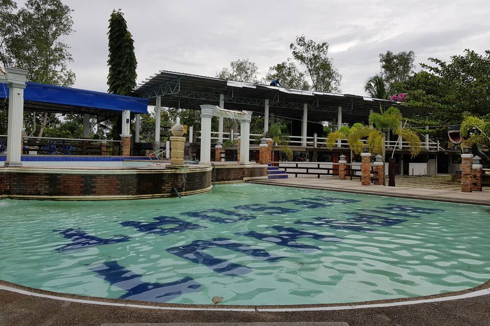 Nipa Hut Resort