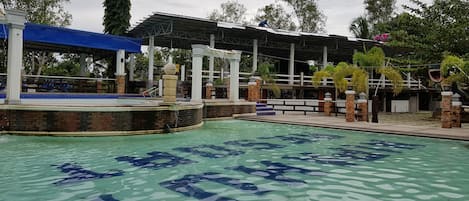 Piscine extérieure