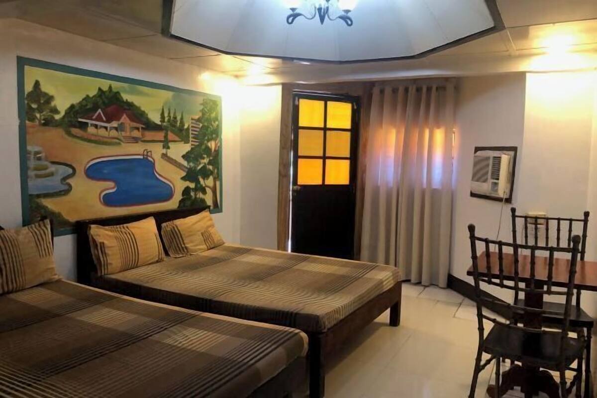 Desk, rollaway beds (surcharge), bed sheets