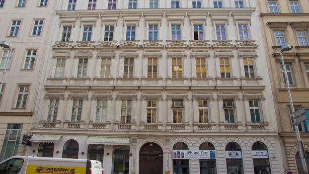 A historic building with multiple stories, large windows, and a classic architectural style. - Vienna Hotspot - Museum (Vienna)