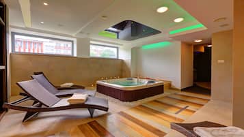 Tina de hidromasaje, baño de vapor y baño turco o hammam