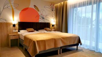 Classic Double or Twin Room, 1 King Bed | Premium bedding, minibar, in-room safe, desk