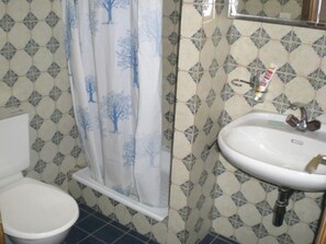 Chalet, 5 Bedrooms, Balcony | Bathroom | Towels - Chalet Idlevice (Val d'Illiez)