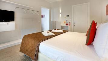 Comfort Room, 2 Bedrooms, Terrace | Minibar, in-room safe, individually decorated, individually furnished