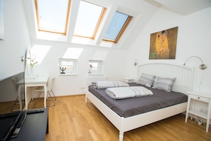 Deluxe Apartment, 3 Bedrooms, Terrace (TOP 12) | 3 bedrooms, iron/ironing board, free cots/infant beds, free WiFi - Vienna Hotspot - Wien Mitte (Vienna)