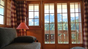 Comfort-Apartment, 2 Schlafzimmer, Balkon | Wohnbereich